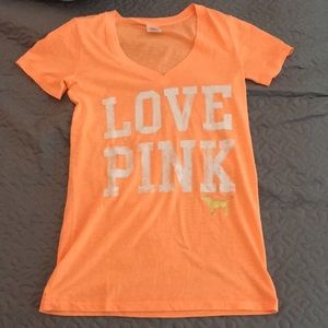 VS PINK v-neck tee